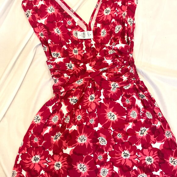 NWT LOFT Beach Cover up. Size SX. Elastic band on waist. Print. - Picture 3 of 8